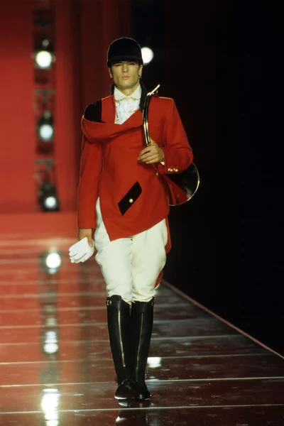 Look 15